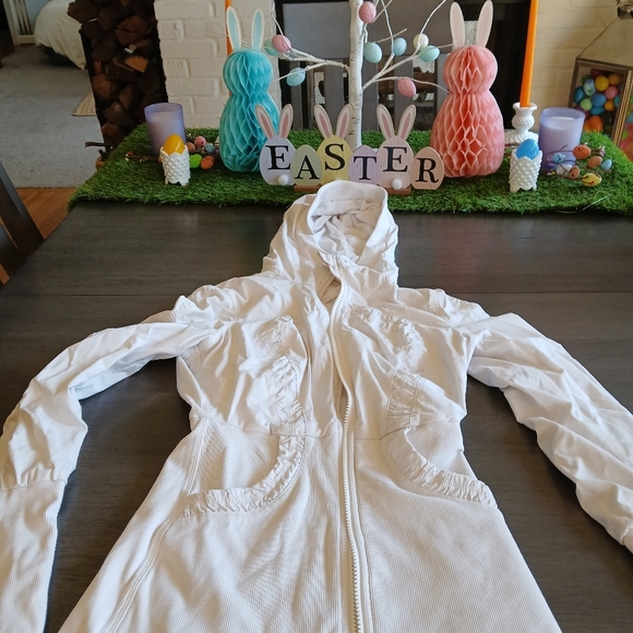 Lululemon Dance Studio Jacket Highly Sought After. Excellet Condition Size 6/8 - Picture 5 of 8